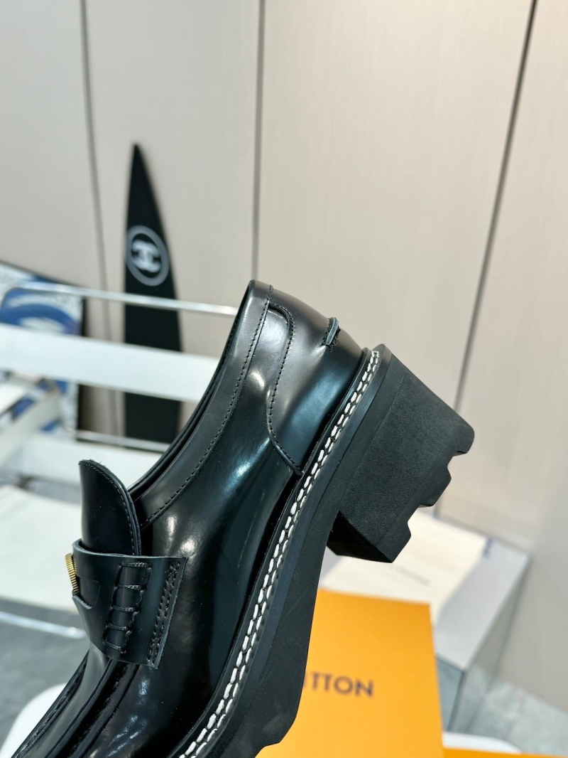 l0vis Vvtt0n loafers